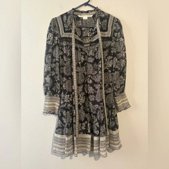 VERONICA BEARD
Nadila Black Print Long Sleeve Dress
$695 - Picture 4 of 7